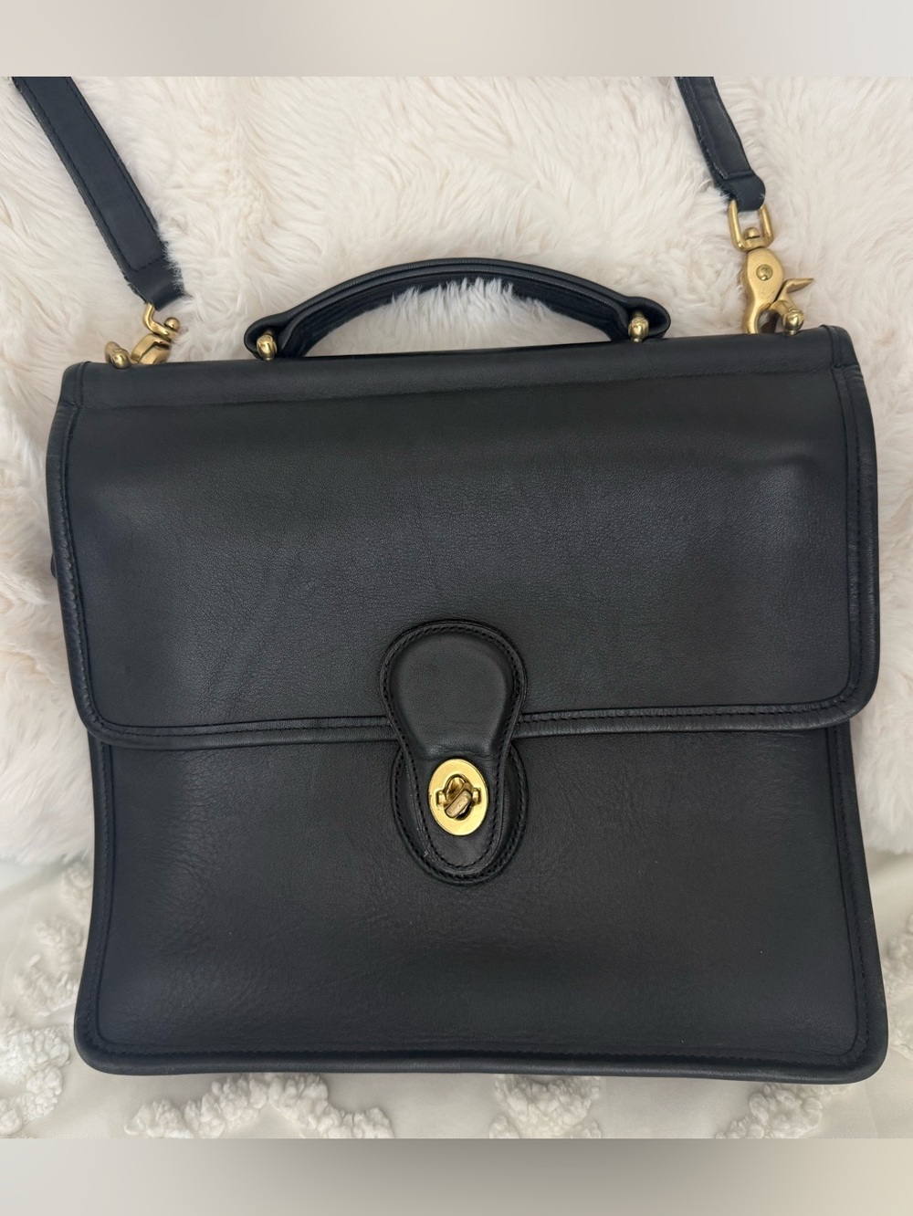Vintage Coach Willis Station Bag 9927 Black Leather Turnlock Crossbody Bag
